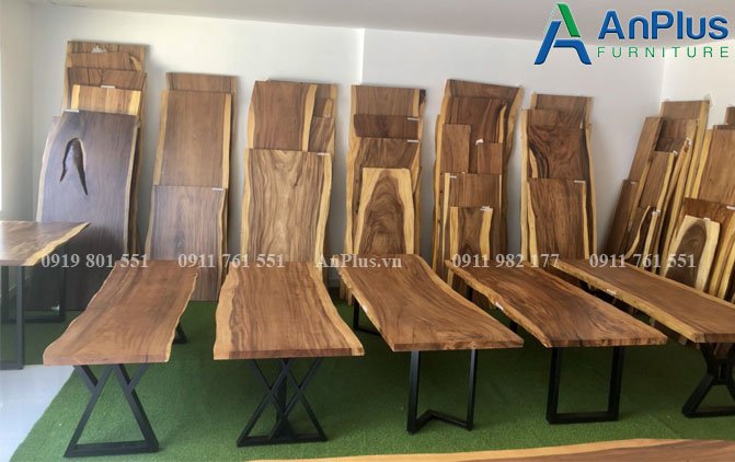 Phòng trưng bày bàn gỗ nguyên tấm tại xưởng Anplus