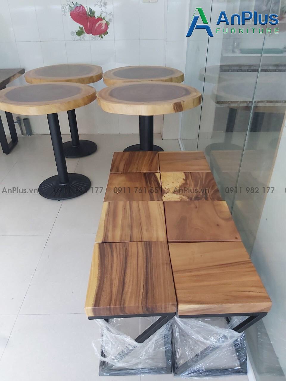 bàn tròn và ghế đôn gỗ nguyên tấm