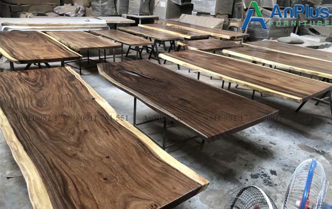 Giá xưởng bàn gỗ nguyên tấm hoàn thiện