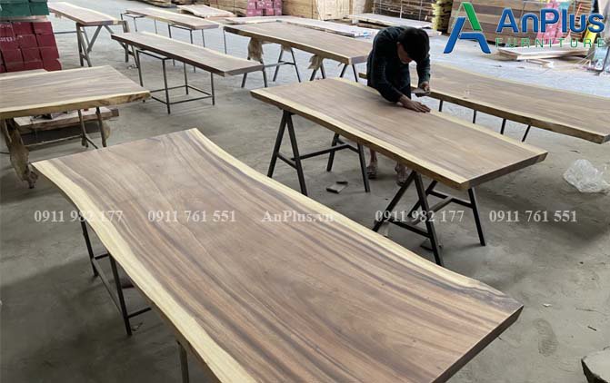 xưởng làm bàn gỗ nguyên tấm giá kho