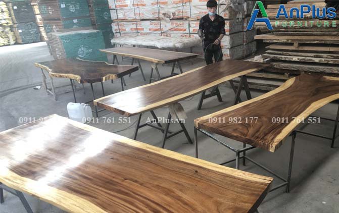 Xưởng sản xuất bàn ghế gỗ me tây nguyên tấm