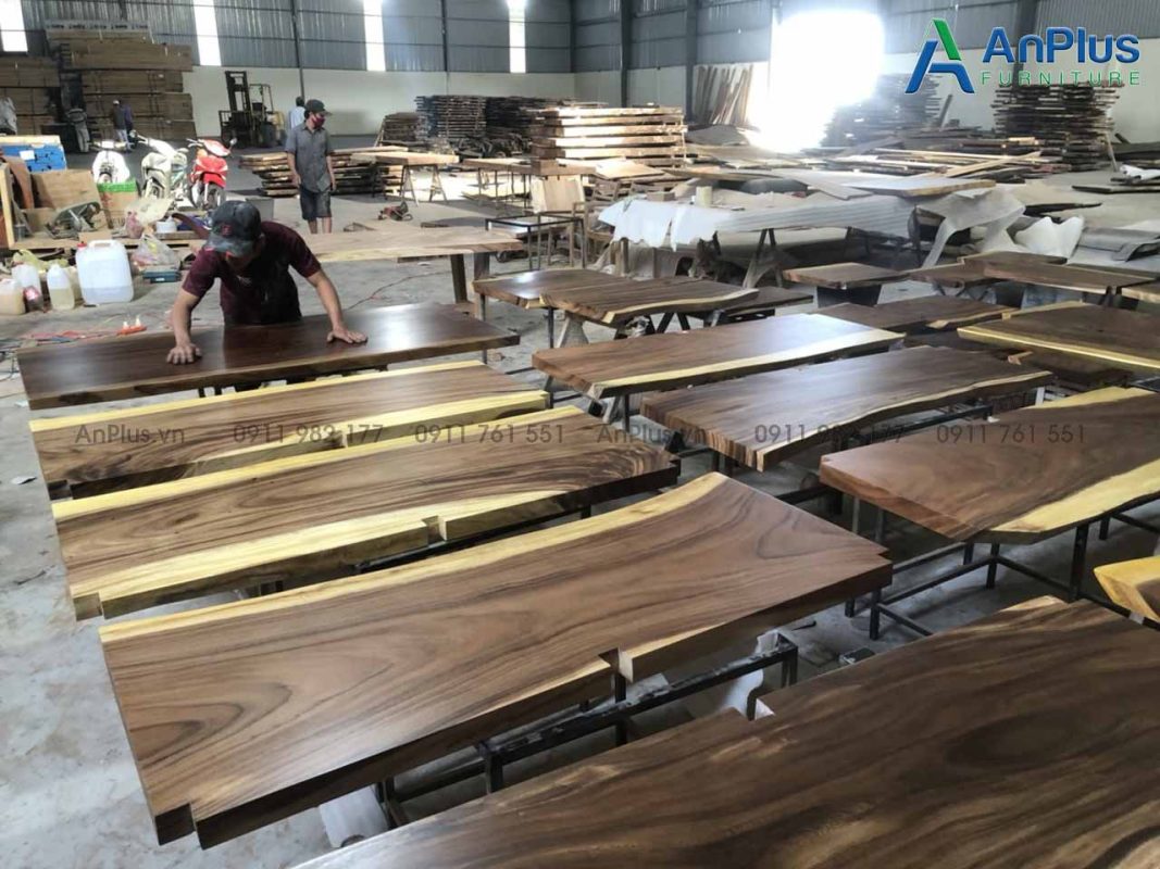 Xưởng sản xuất bàn gỗ nguyên tấm me tây 01