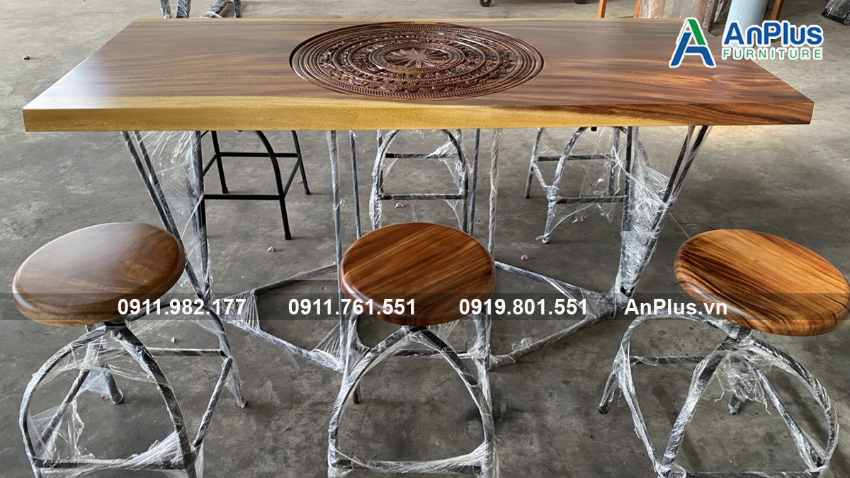 Mua bàn gỗ me tây theo yêu cầu, độc bản, ấn tượng Mua bàn gỗ me tây theo yêu cầu, độc bản, ấn tượng