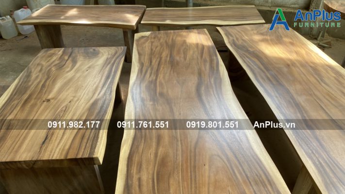 mặt bàn gỗ me tây tự nhiên tại xưởng
