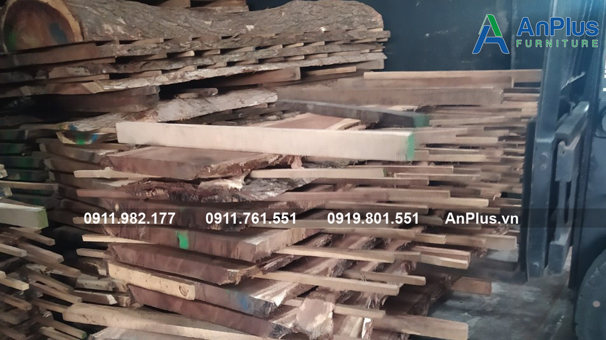 Giá thành gỗ me tây tự nhiên tại kho
