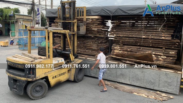 Xưởng nào cung cấp bàn gỗ me tây rẻ uy tín